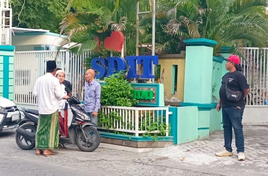 Foto : Lokasi Pondok Pesantren Al-Ibrohim Dan Al-Wafai Di Jalan Makam Dalem Manyar